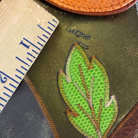 Vintage Leather Giraffe Embroidered Patchwork Metallic Embossed Purse Leaf Gold - Picture 3 of 14